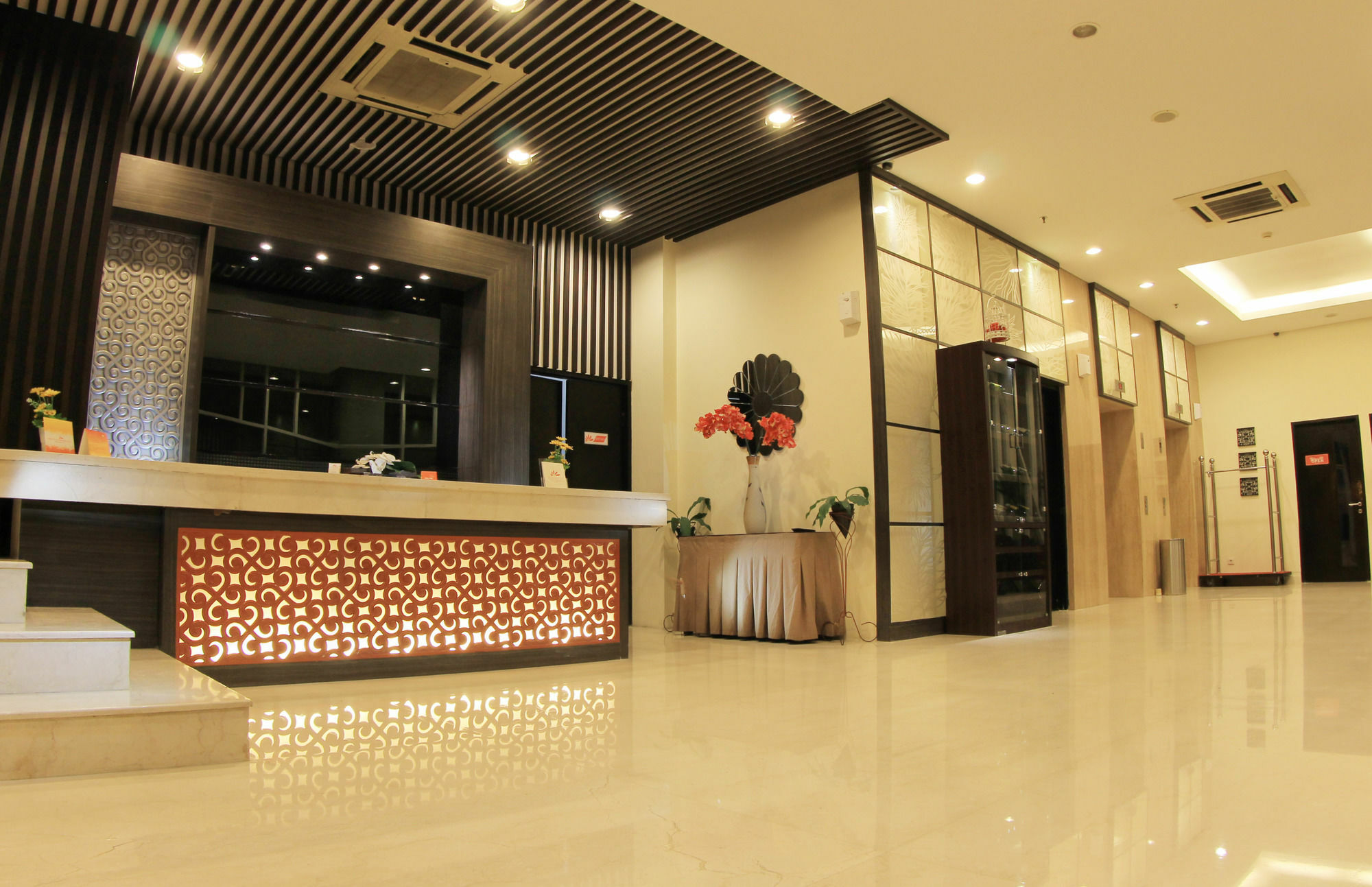 The Edelweiss Hotel Γιογκιακάρτα Εξωτερικό φωτογραφία